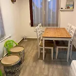 Ezerjo Vendeghaz Almadi Panoramas Hegyoldalaban