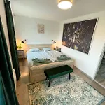 فندق Ezerjo Vendeghaz Almadi Panoramas Hegyoldalaban *
