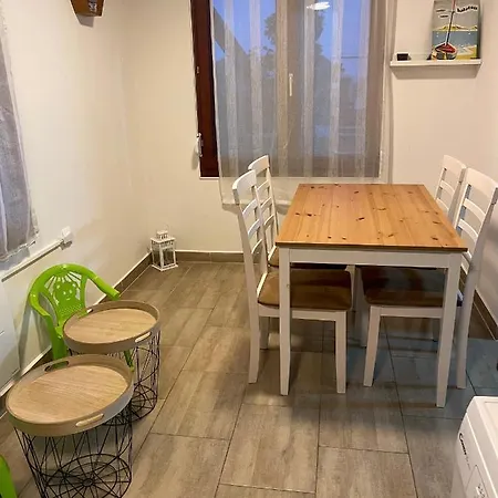 Ezerjo Vendeghaz Almadi Panoramas Hegyoldalaban