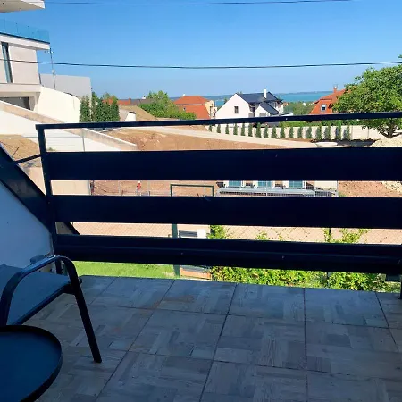 Ezerjo Vendeghaz Almadi Panoramas Hegyoldalaban * Балатональмади