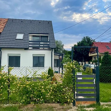 Отель Ezerjo Vendeghaz Almadi Panoramas Hegyoldalaban