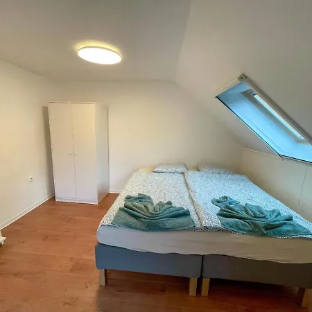 Ezerjo Vendeghaz Almadi Panoramas Hegyoldalaban * Balatonalmádi