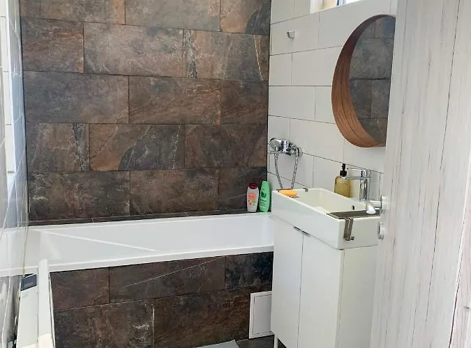 Ezerjo Vendeghaz Almadi Panoramas Hegyoldalaban מלון *