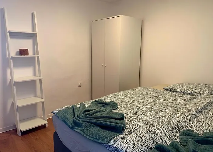 Ezerjo Vendeghaz Almadi Panoramas Hegyoldalaban Balatonalmádi