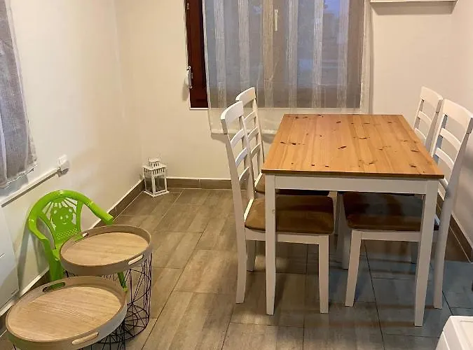 Ezerjo Vendeghaz Almadi Panoramas Hegyoldalaban