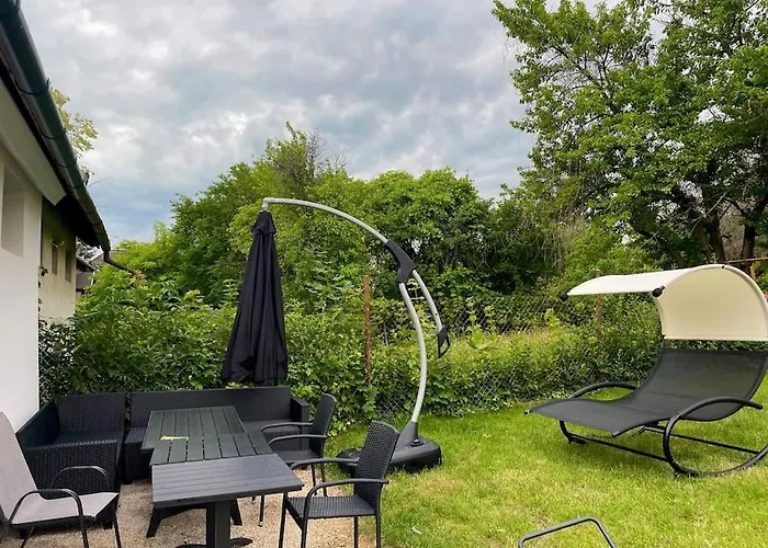 Ezerjo Vendeghaz Almadi Panoramas Hegyoldalaban *